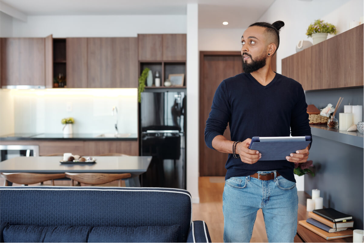 man-using-smart-home-application-2022-02-05-03-49-14-utc.jpg man-using-smart-home-application-2022-02-05-03-49-14-utc.jpg